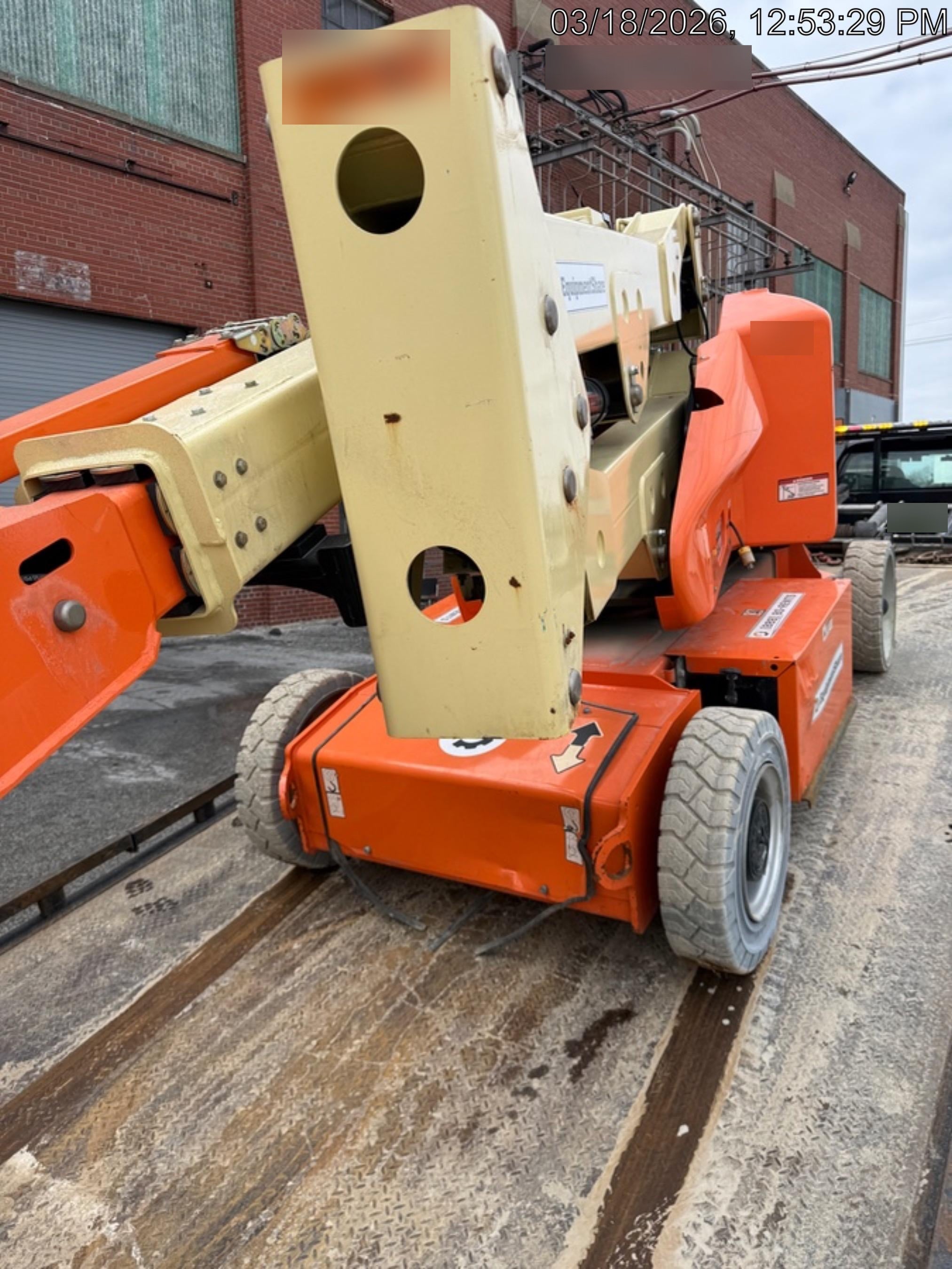 2020 JLG E400AJPN