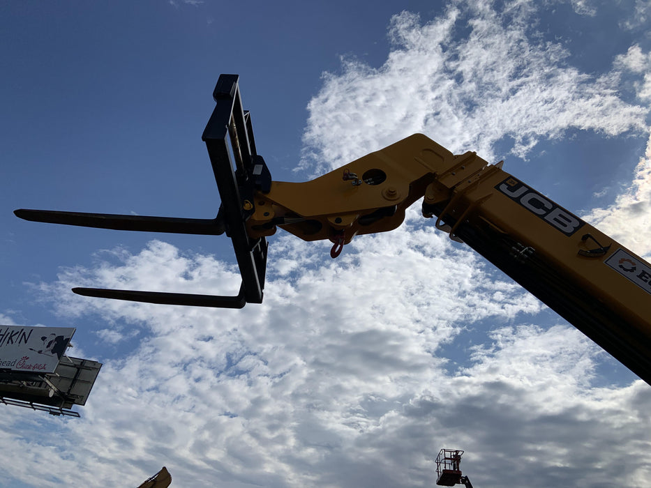 2020 JCB 509-42 Canopy, Solid Tires, Work Lights, Beacon, Aux Hydraulics, Back up Alarm, Lifting Eye, ES Decals