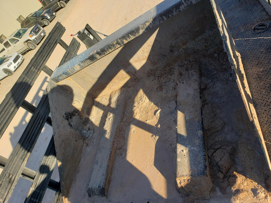 2019 ARROW MATERIAL HANDLING Dump Hopper