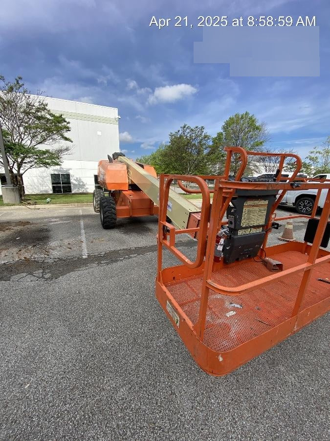 2004 JLG 600S 4WD