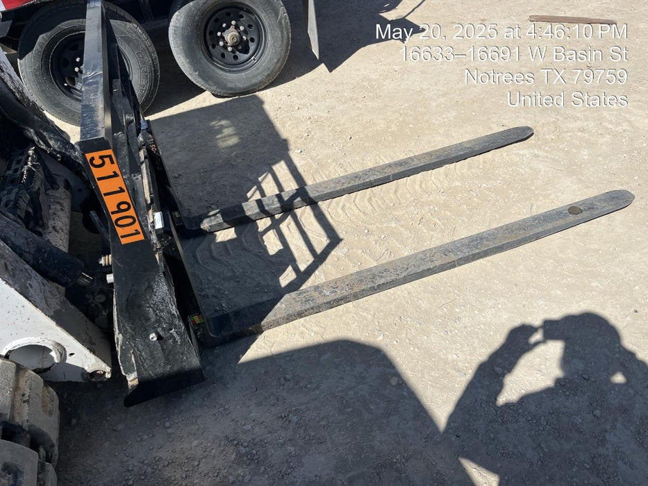 2025 ARROW MATERIAL HANDLING F5100CB - 72"