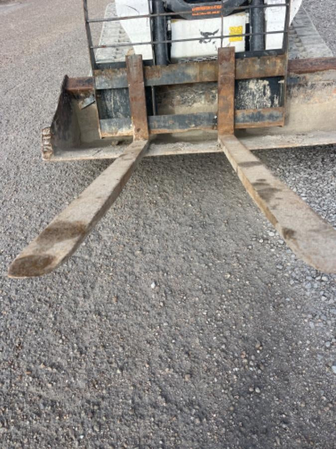 2022 ARROW MATERIAL HANDLING 72" Pallet Forks - Arrow