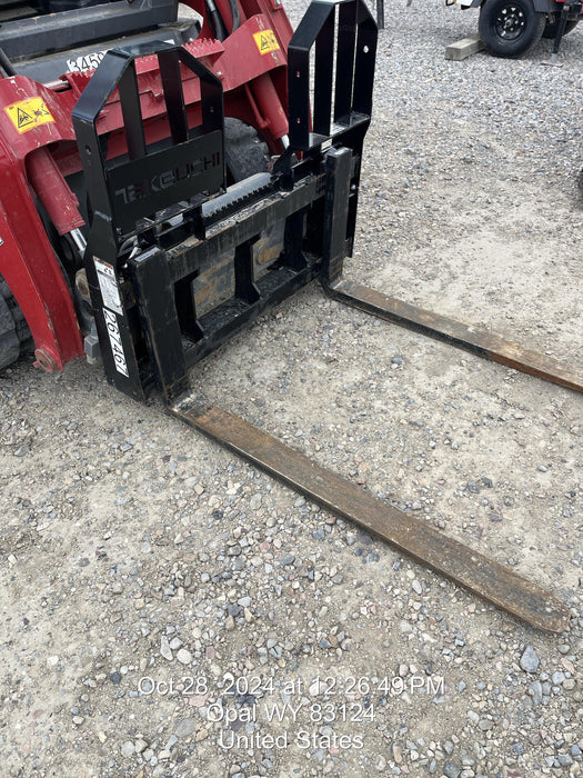 2022 TAKEUCHI 48" Pallet Forks - Takeuchi
