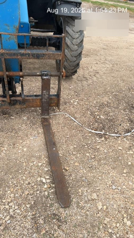 2019 Genie GTH-844 GTH-844 w/Open ROPS, FF Tires, beacon/work lights, 60" carriage/forks