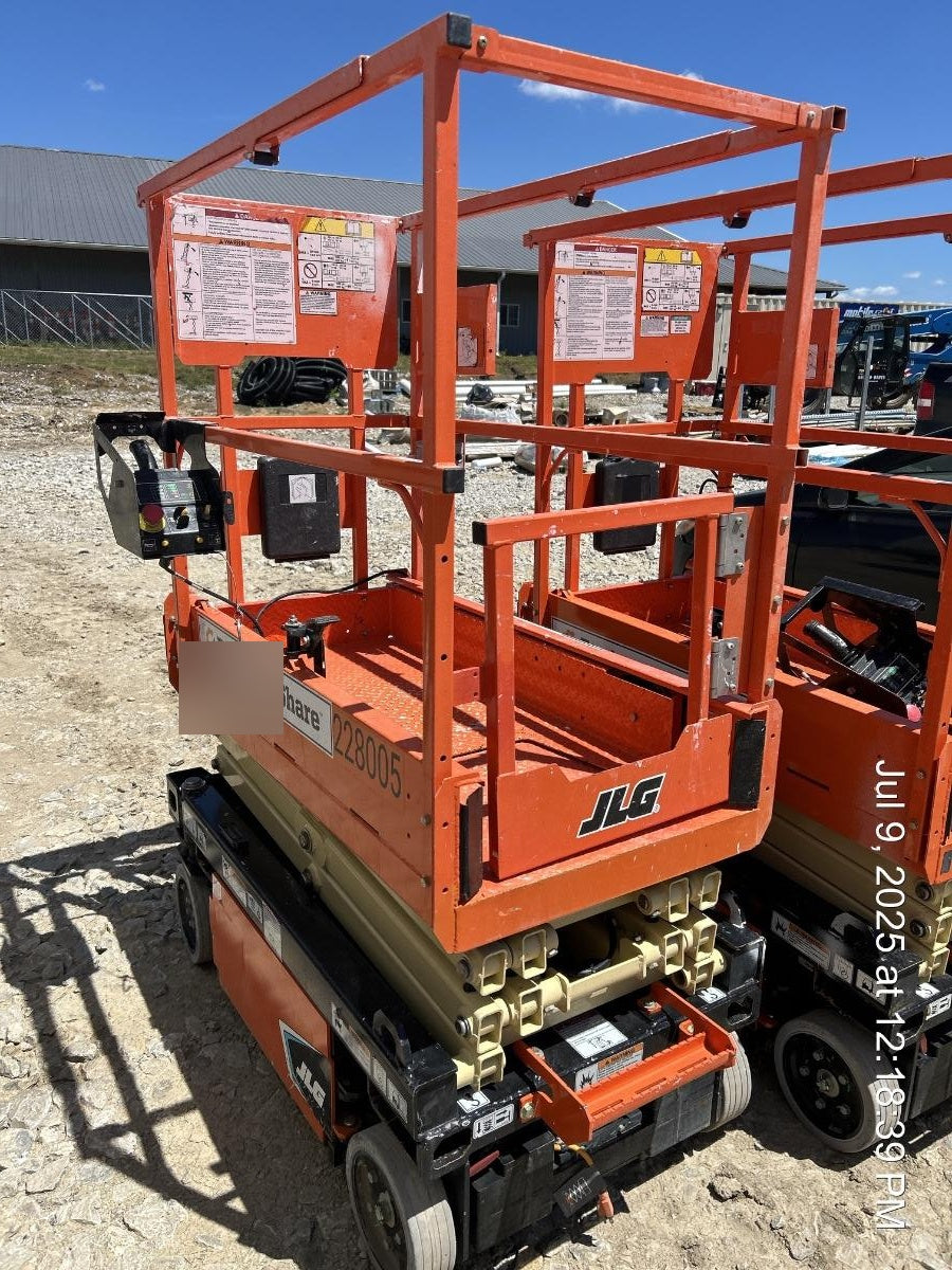 2022 JLG ES1330L