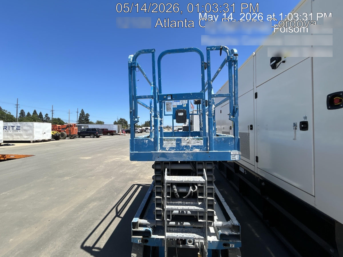 2019 Genie GS-4047 Folding rails with half height swing gate, 800W Inverter