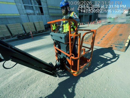 2025 JLG E300AJP