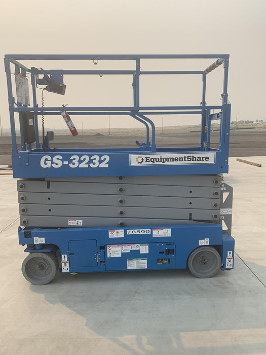 2020 Genie GS-3232 Standard, Folding half height swing gate, 800W Inverter