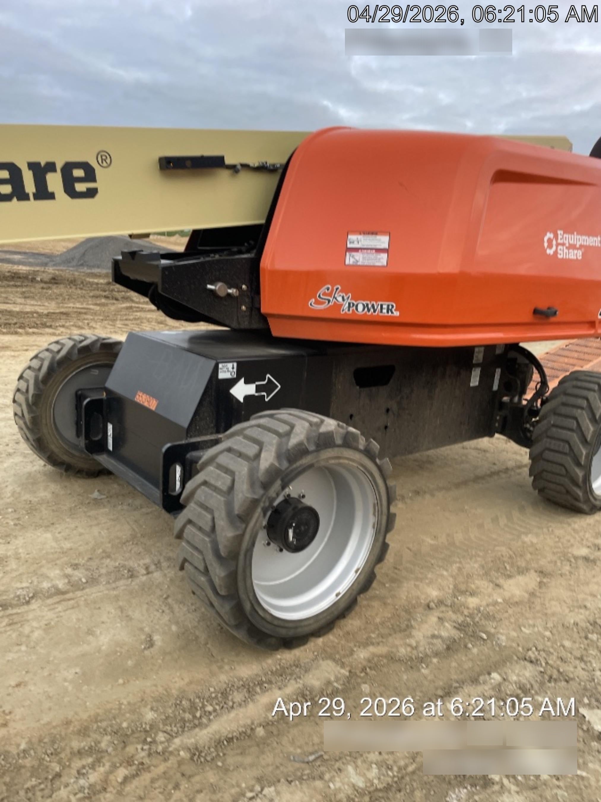2025 JLG 660SJ