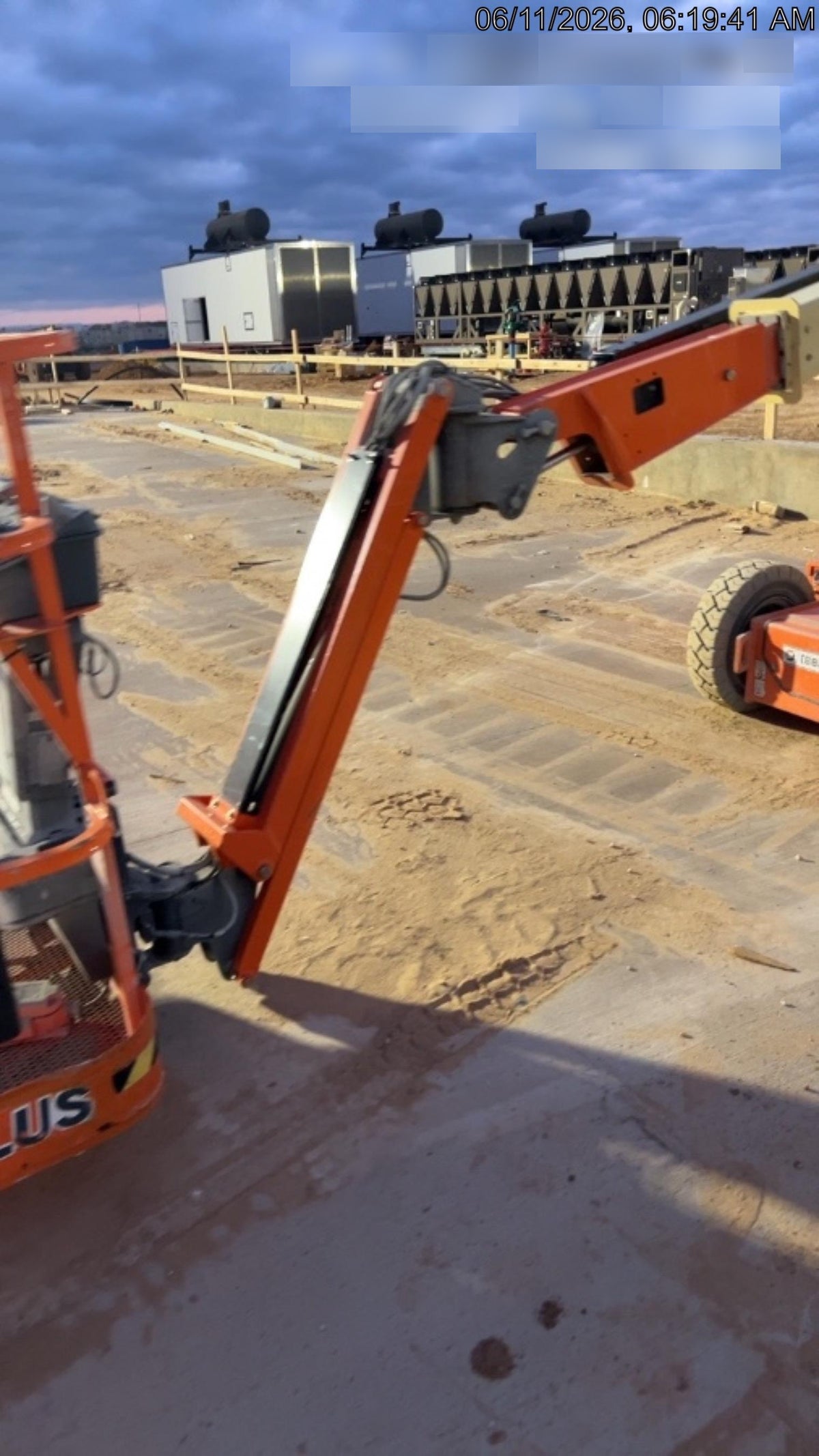 2022 JLG E300AJP