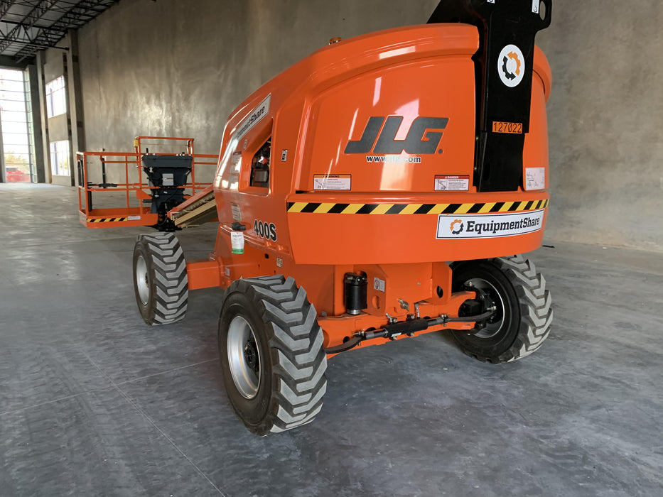 2021 JLG 400S