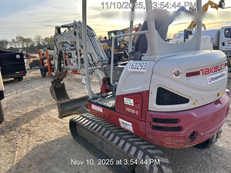 2021 TAKEUCHI TB235-2R