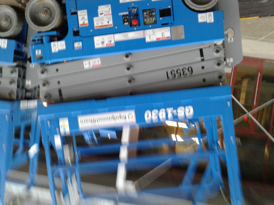 2020 Genie GS-1930 Solid Non Marking Tires, Beacon, Folding rails with half height swing gate