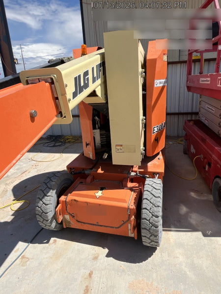 2019 JLG E300AJP