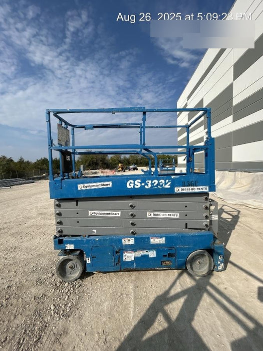 2018 Genie GS-3232 Genie GS3232 Lift w/Folding Rails and Swing Gate