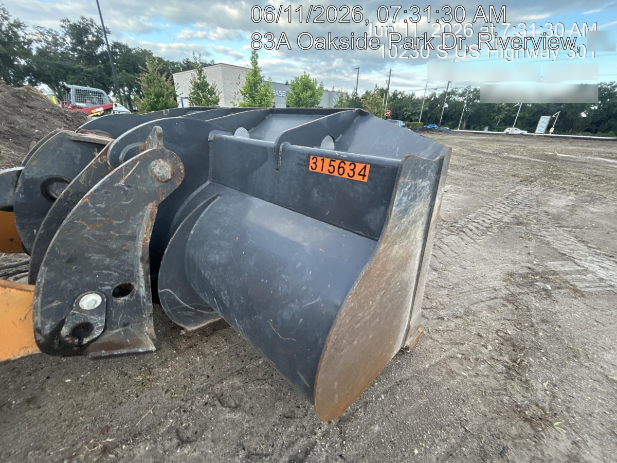 2023 CASE 821G