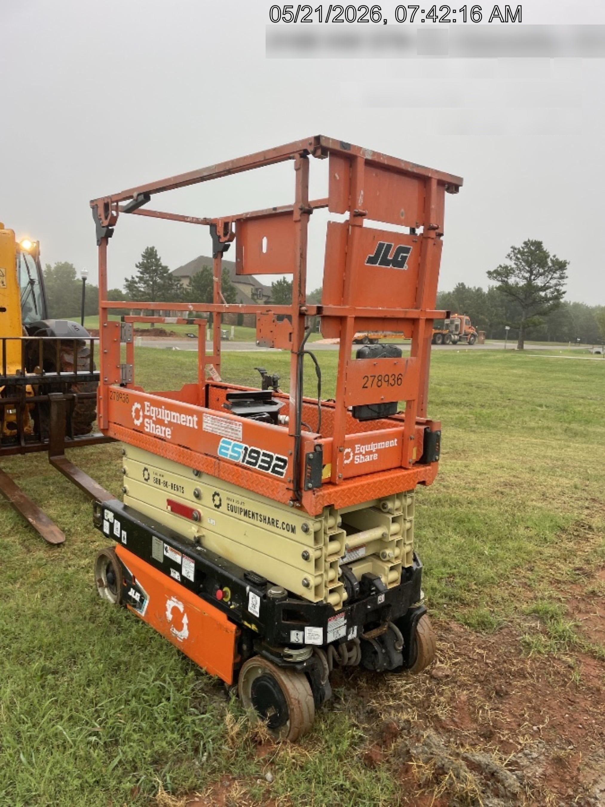 2022 JLG ES1932