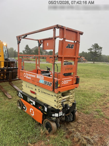 2022 JLG ES1932
