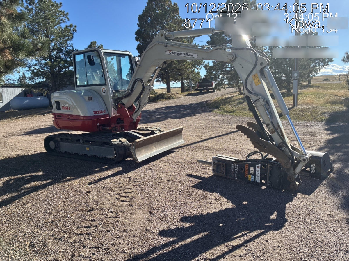 2023 TAKEUCHI TB250-2CR
