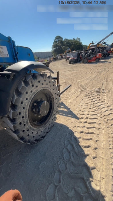 2018 Genie GTH-844 Genie GTH-844 w/ROPS, Work Lights, Solid Tires, RH Cab Mesh, Beacon, 60" Carriage and Forks