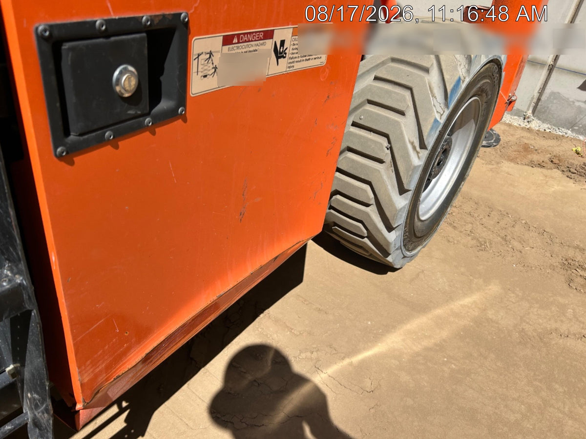 2019 JLG 430LRT