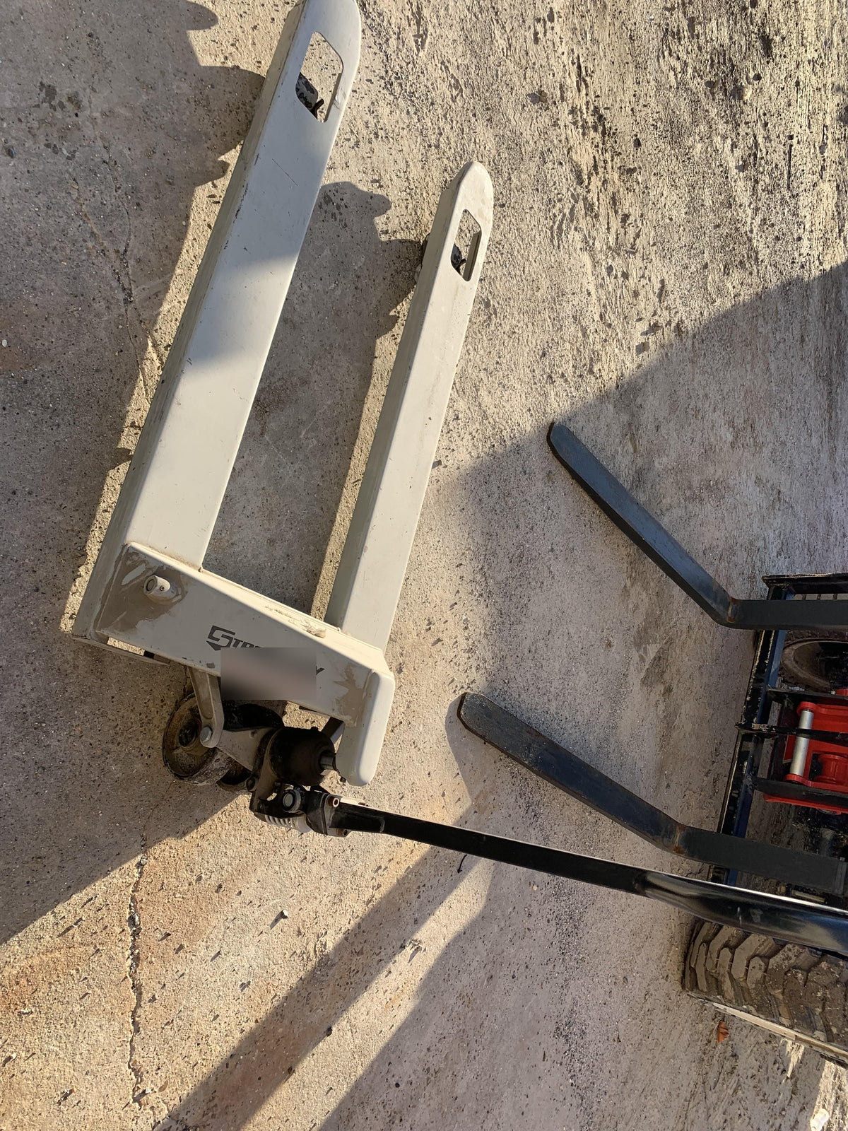 2020 STRONGWAY 4400 lb Pallet Jack