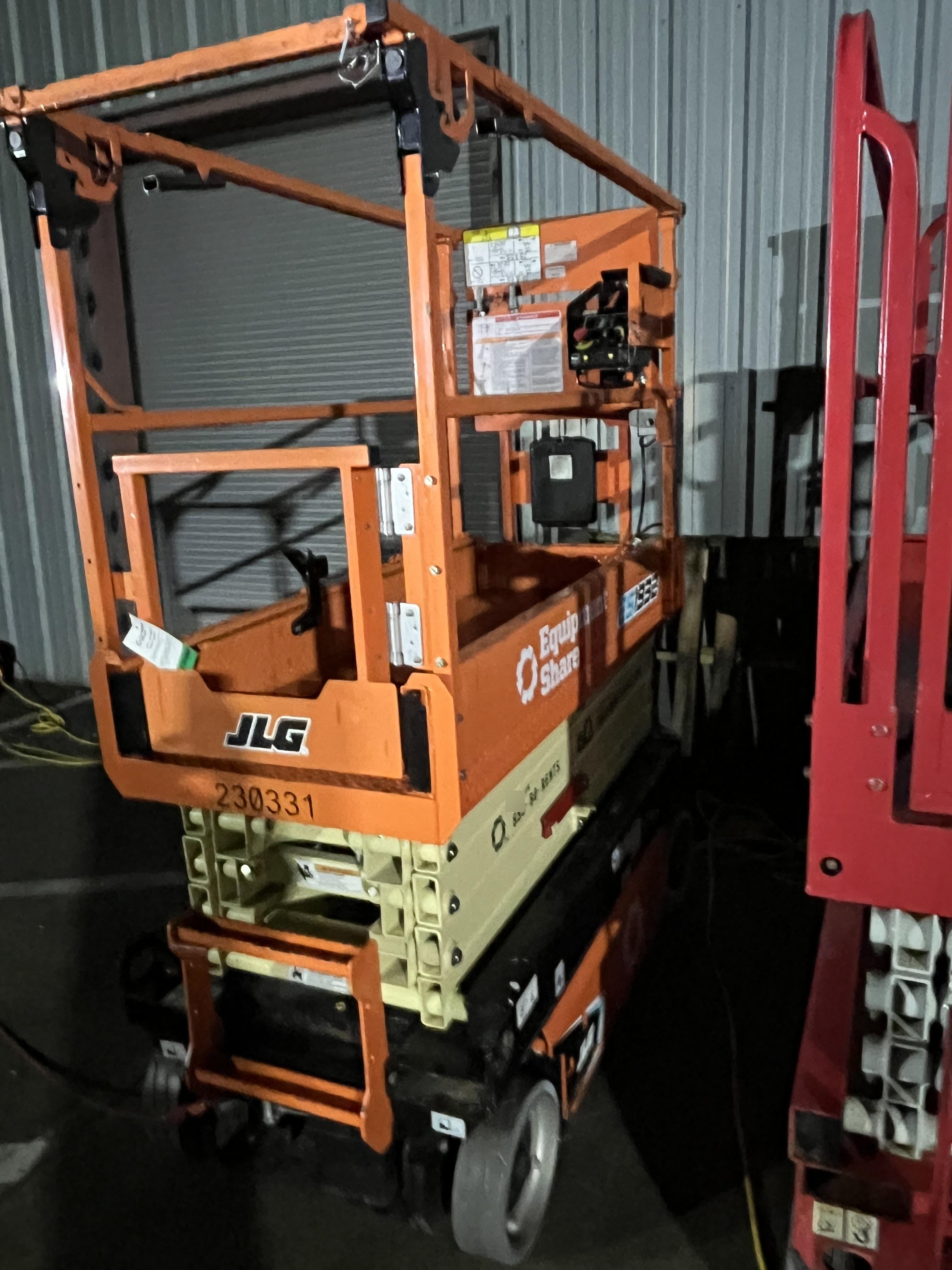 2022 JLG ES1932
