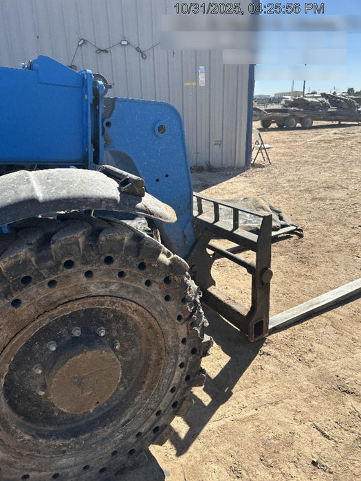 2017 Genie GTH-844 Genie GTH-844, Solid Tires, 60" carriage/forks, Full Cab, Work Lights