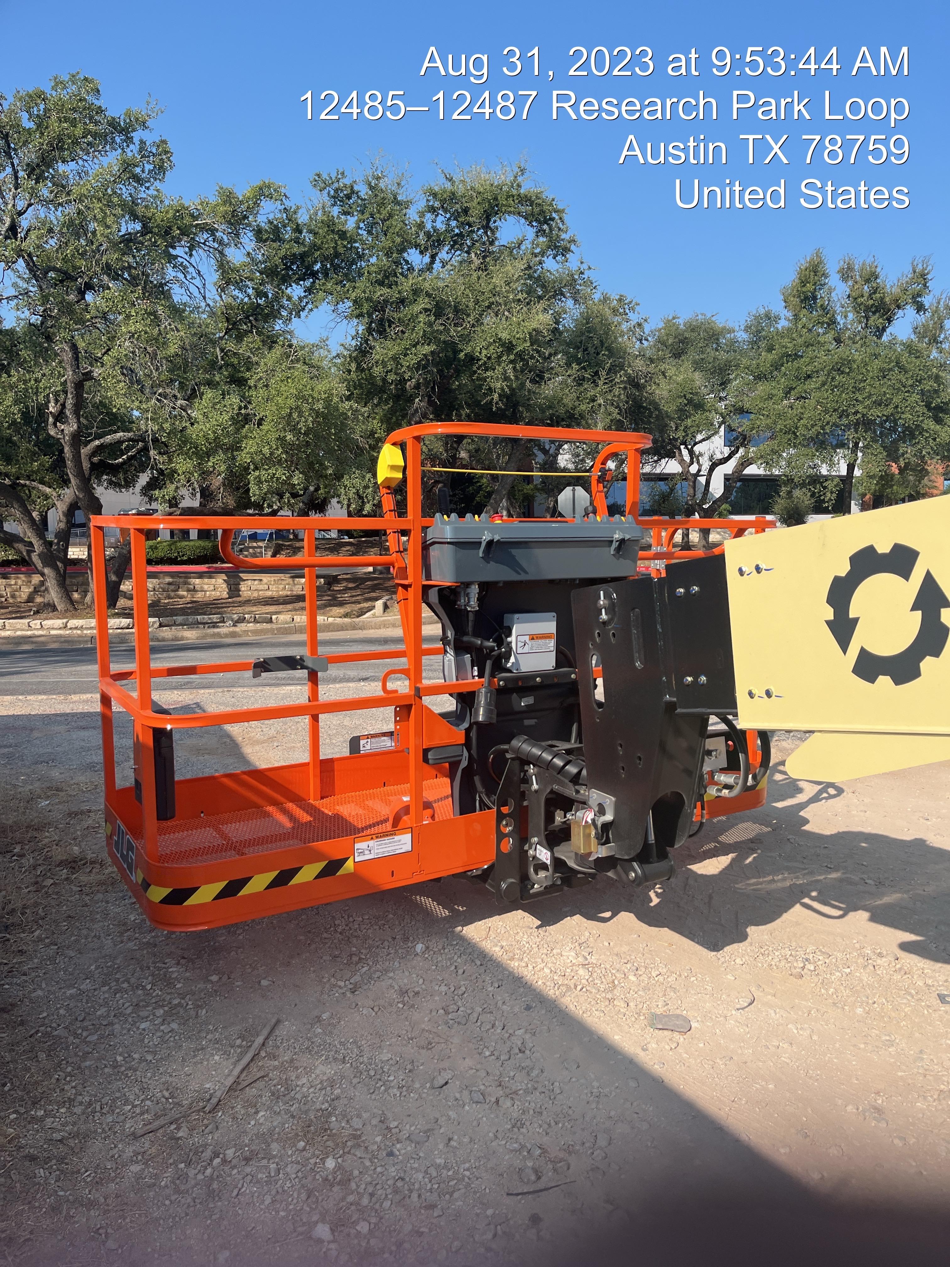 2023 JLG 600S