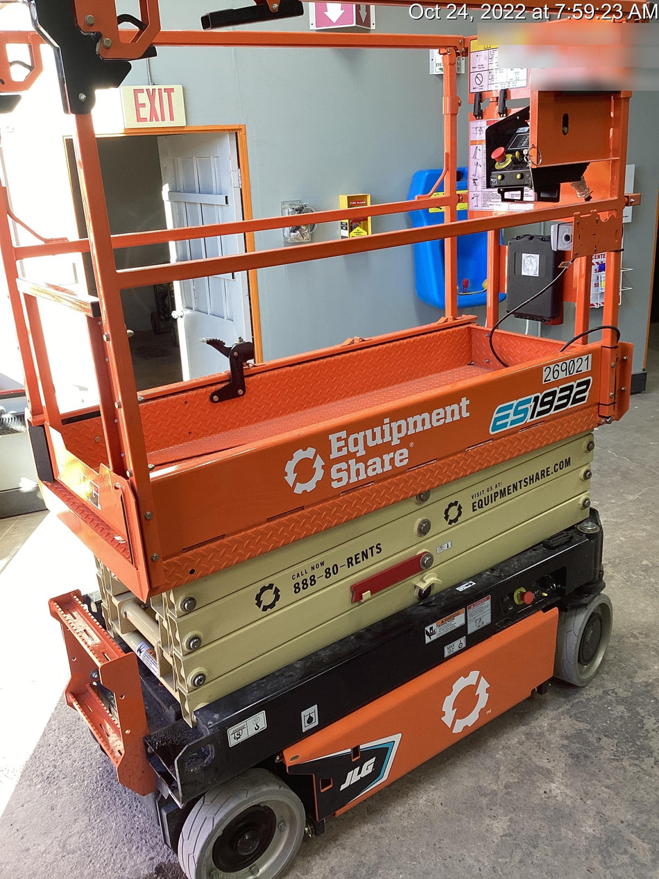 2022 JLG ES1932