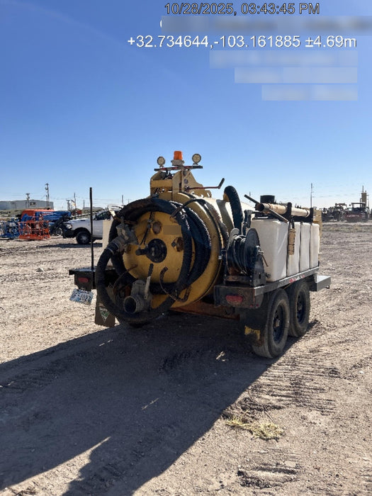 2020 Vac-Tron LP573XDT Tier 4 Kohler Diesel Engine, 500 Gallon Debris Tank w/ Hydraulic Tilt, two (2) 100 Gallon Water Tanks, Low Profile Torsion Axles (12,000 GVWR), Manual Jack Trailer