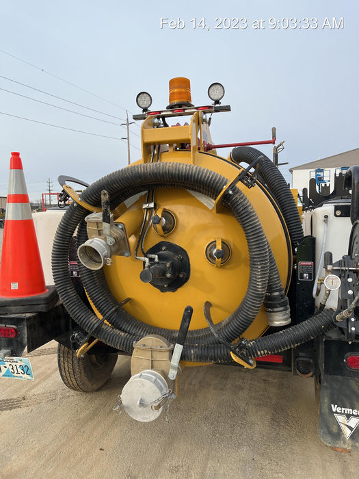 2022 Vac-Tron LP573XDT T4 Koehler Diesel Engine, 500 Gallon Debris Tank, x2 100 Gallon Water Tanks