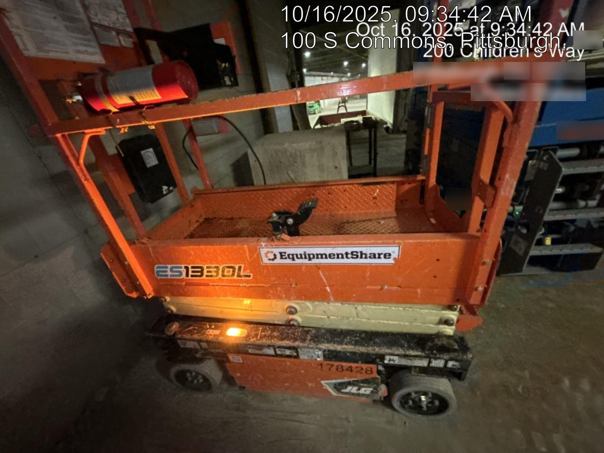 2021 JLG ES1330L