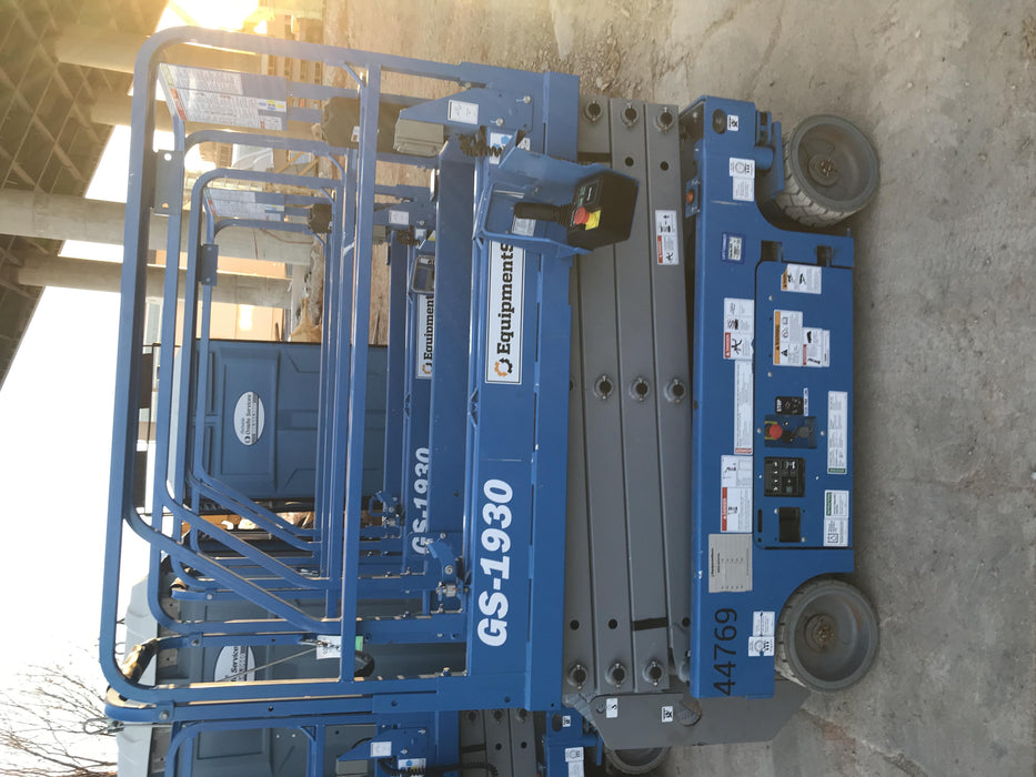 2019 Genie GS-1930 Fixed rails with chain Entry