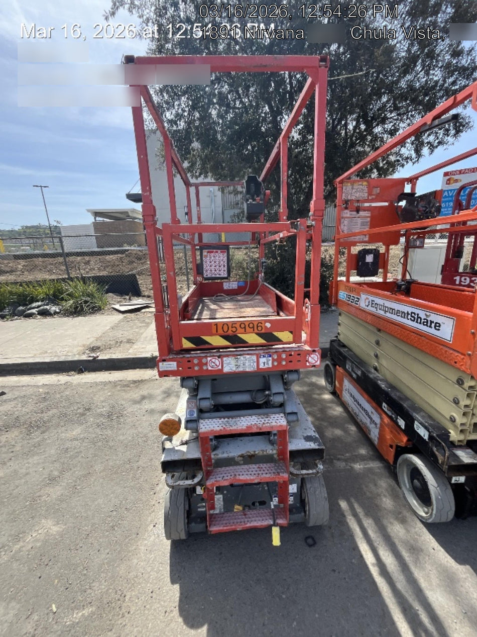 2020 Skyjack SJIII-3219 Solid NM Tires, Half height spring hinged entry gate, Dual Beacons, 800W Inverter