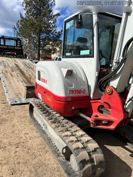 2024 TAKEUCHI TB250-2CR