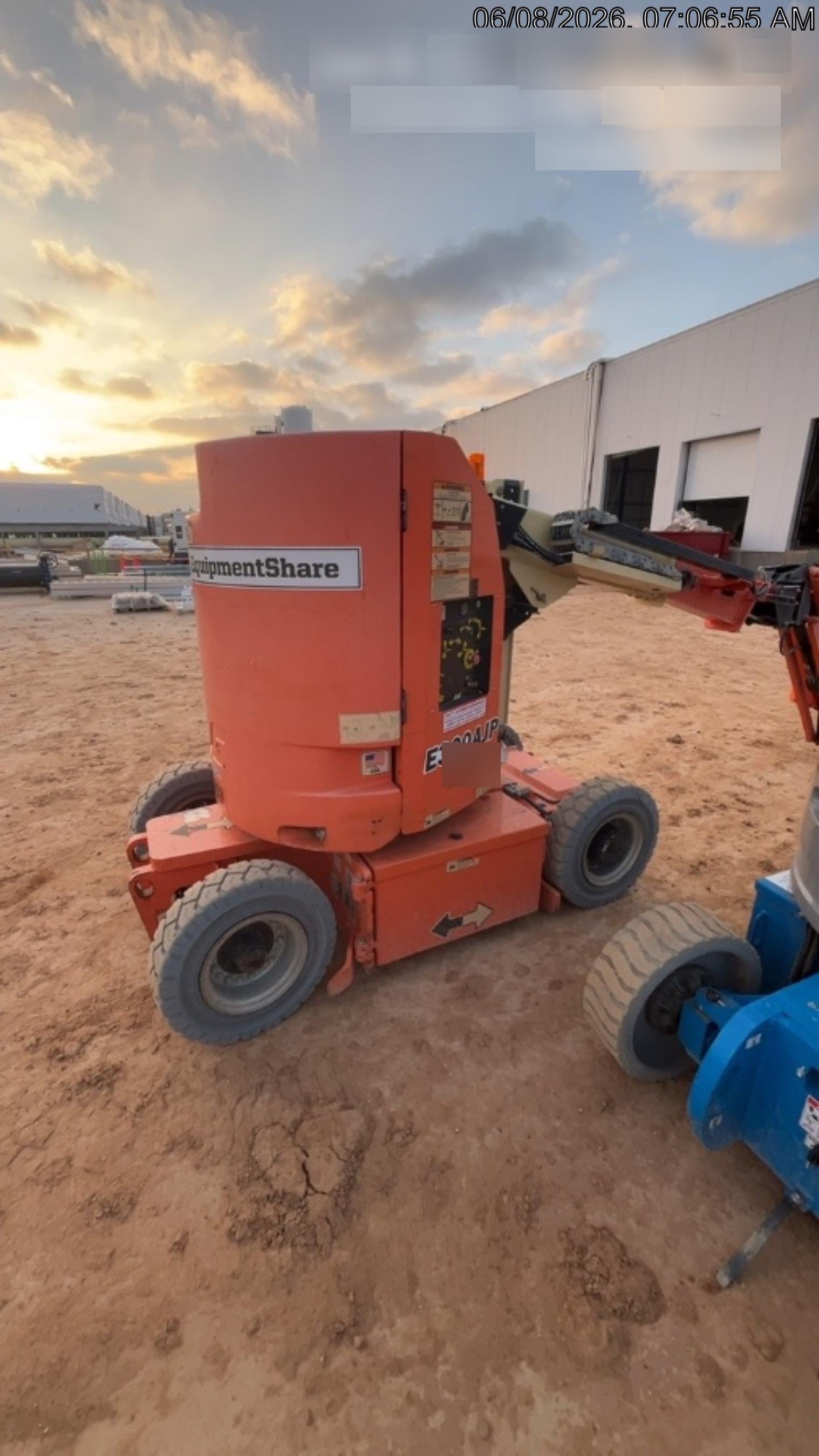 2019 JLG E300AJP
