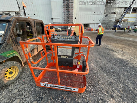 2019 JLG E300AJP