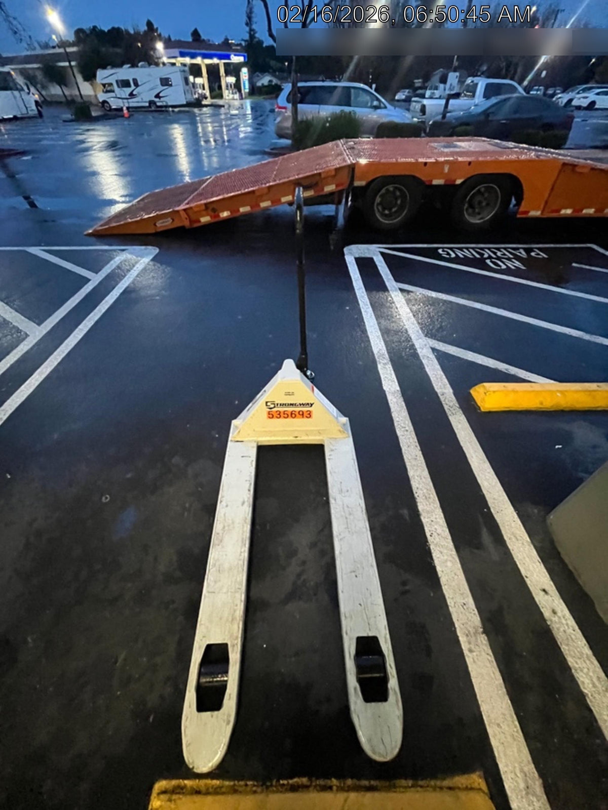 2024 NORTHERN TOOL 4,400 Lb Pallet Jack