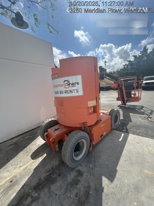 2019 JLG E300AJP