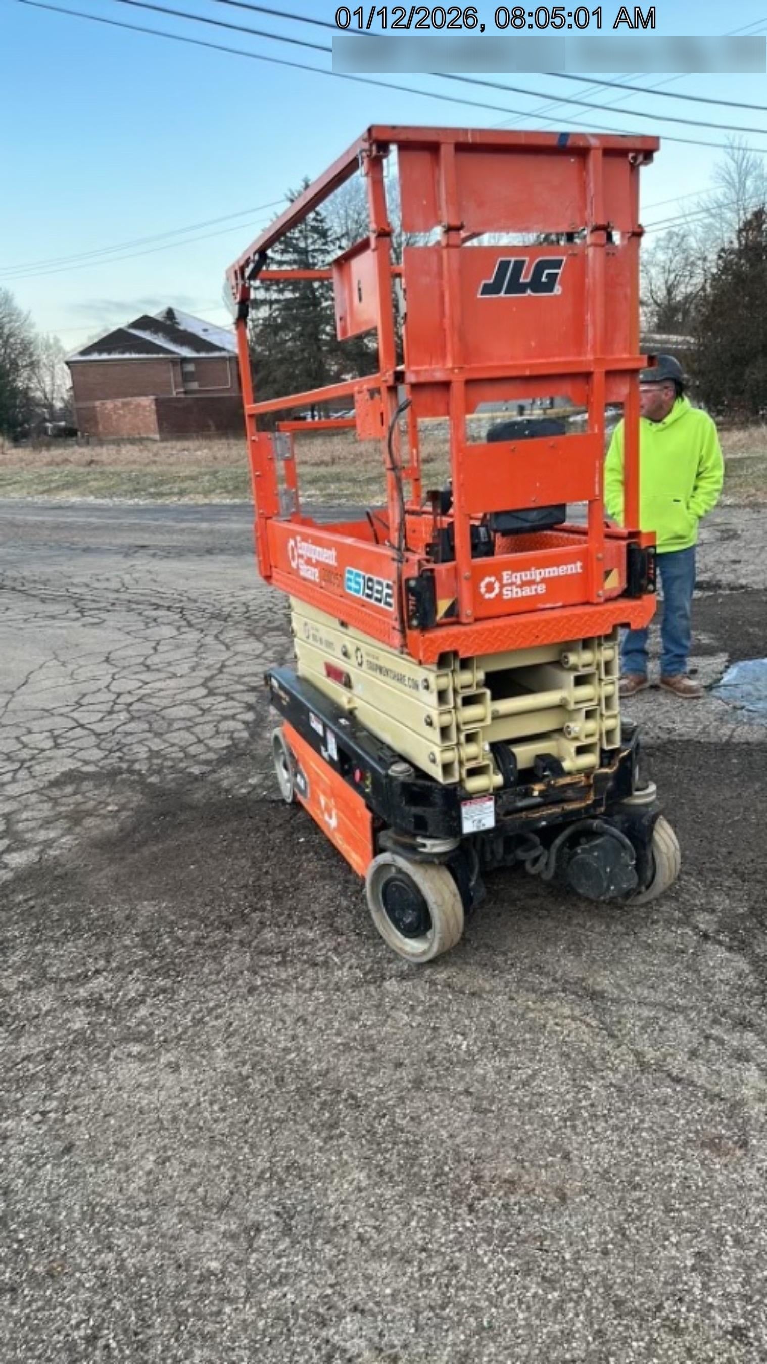 2022 JLG ES1932