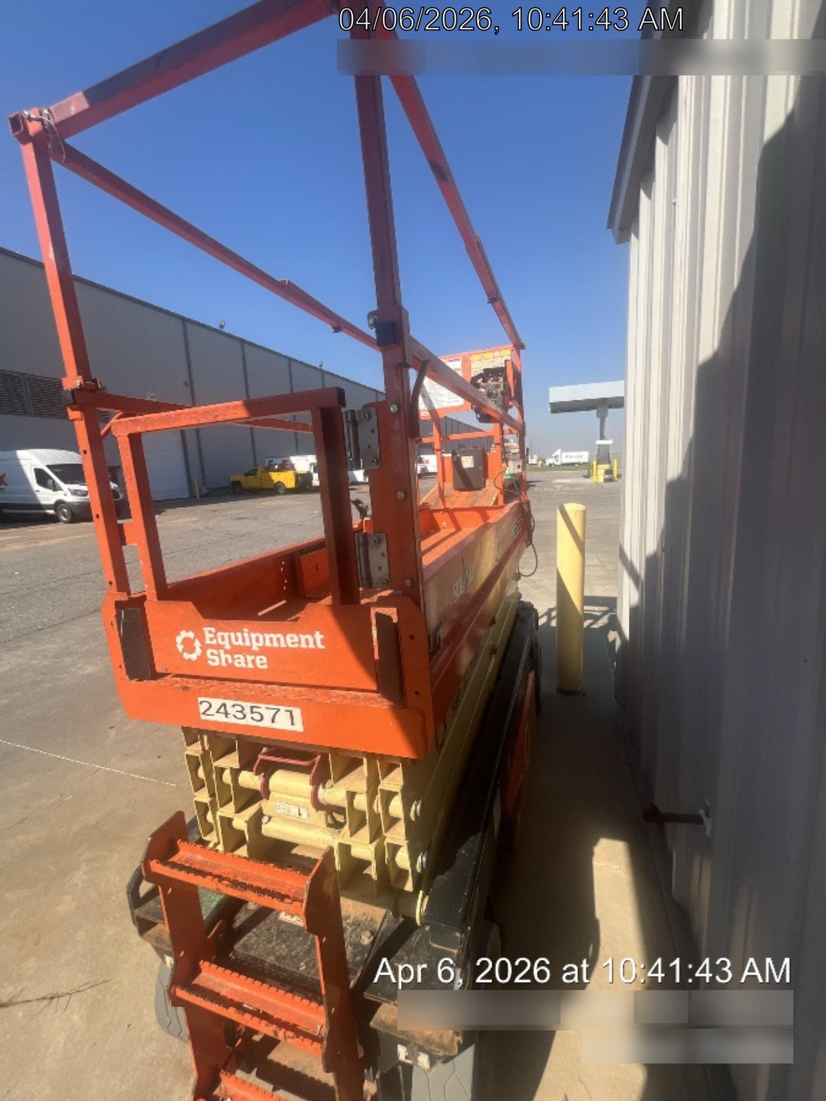 2022 JLG ES2632