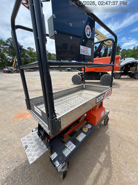 2023 JLG 1030P