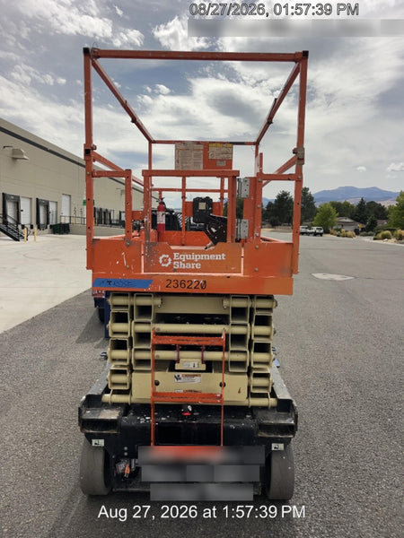 2022 JLG ES3246