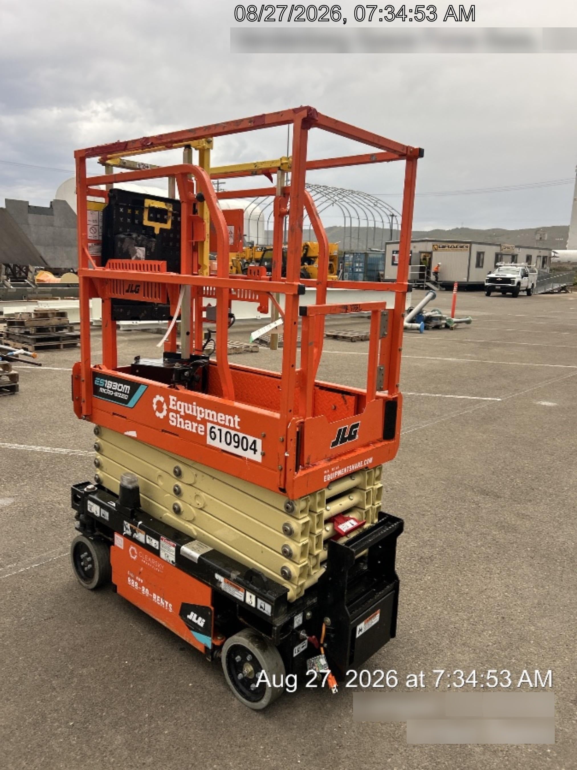 2022 JLG ES1330L