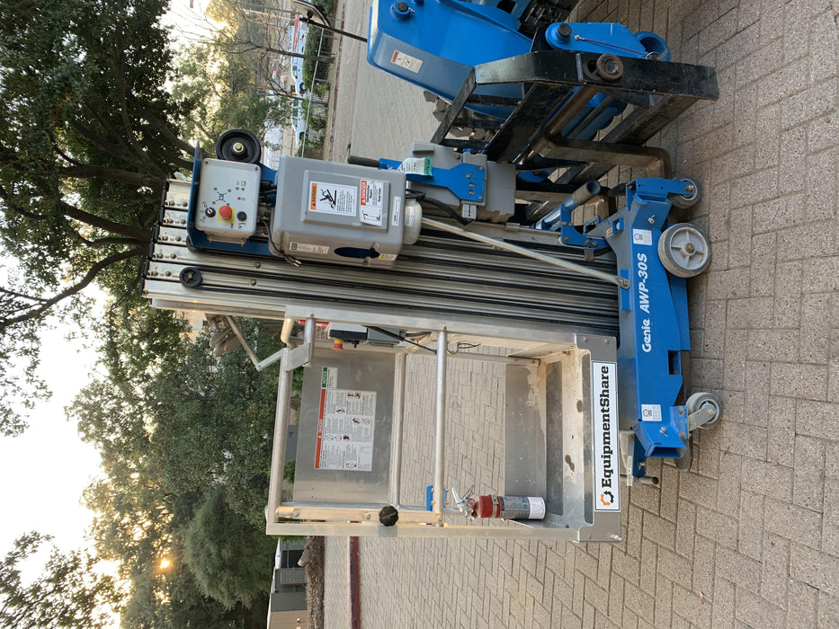 2019 GENIE AWP-30S