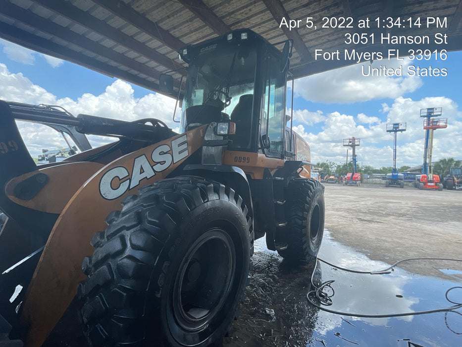 2018 Case 621G CLOSED CAB, 1 FUNCTION, JRB 416 STYLE HYD COUPLER