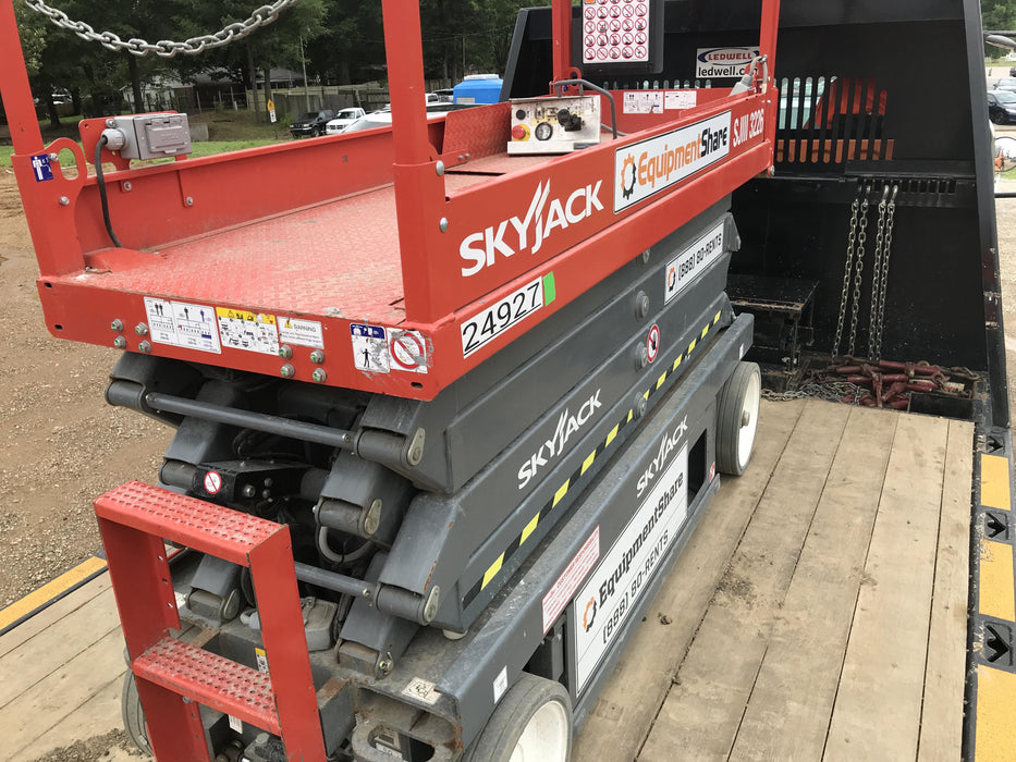 2018 Genie GS-3232 GS-3232 w/Folding rails, Half height swing gate