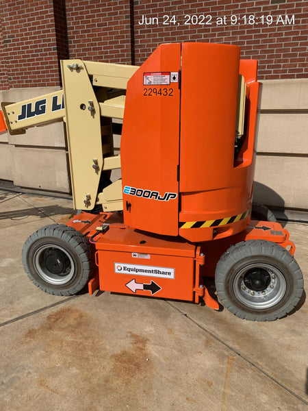 2022 JLG E300AJP