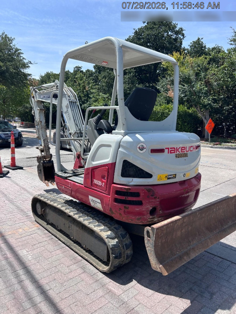 2024 TAKEUCHI TB235-2R